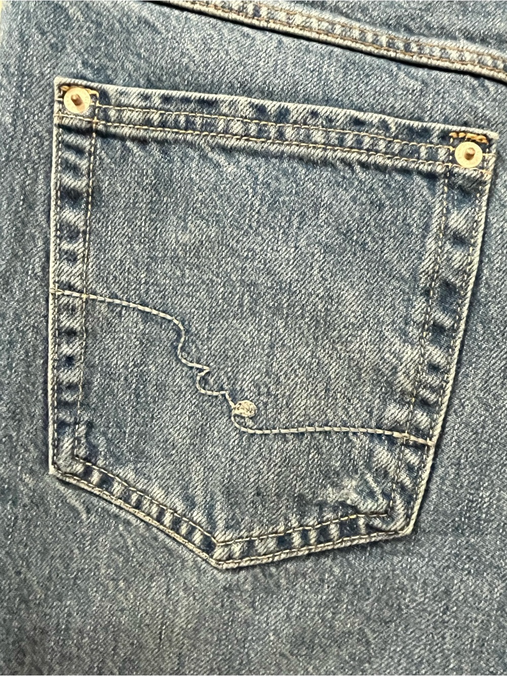 We The Free "Nia" Boyfriend Jeans by Free People, medium wash, size 29 - Picture 5 of 10